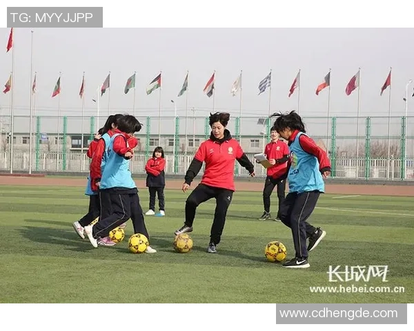 潮流女孩如何追逐足球明星的心事与梦想之旅